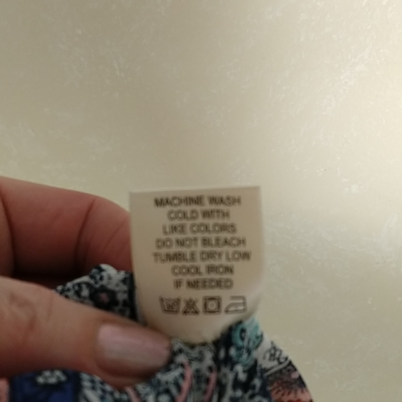 Live 4 Truth Kimono Red, Blue Patchwork Design 3x - Picture 4 of 8